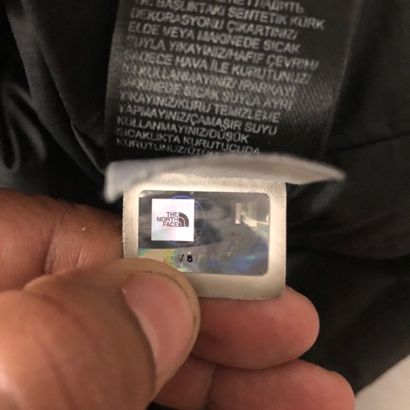 North face winter coat - Picture 4 of 8